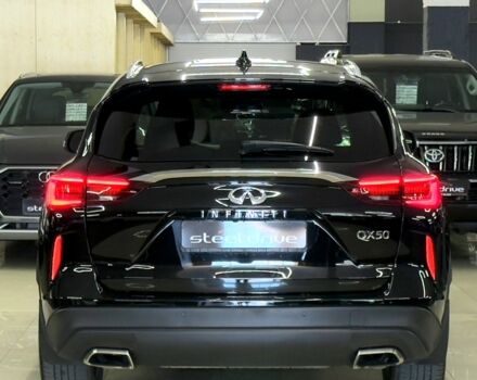 Черный Инфинити QX50, объемом двигателя 2 л и пробегом 80 тыс. км за 25999 $, фото 2 на Automoto.ua
