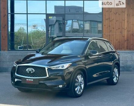 Чорний Інфініті QX50, об'ємом двигуна 2 л та пробігом 28 тис. км за 32500 $, фото 2 на Automoto.ua