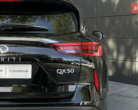 Черный Инфинити QX50, объемом двигателя 2 л и пробегом 84 тыс. км за 26000 $, фото 3 на Automoto.ua