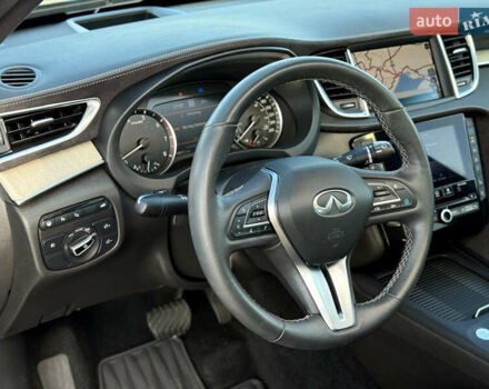 Чорний Інфініті QX50, об'ємом двигуна 2 л та пробігом 63 тис. км за 24600 $, фото 19 на Automoto.ua