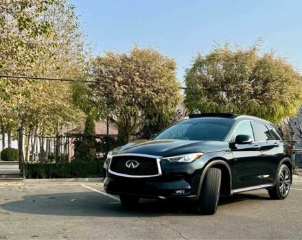 Черный Инфинити QX50, объемом двигателя 2 л и пробегом 89 тыс. км за 21999 $, фото 2 на Automoto.ua