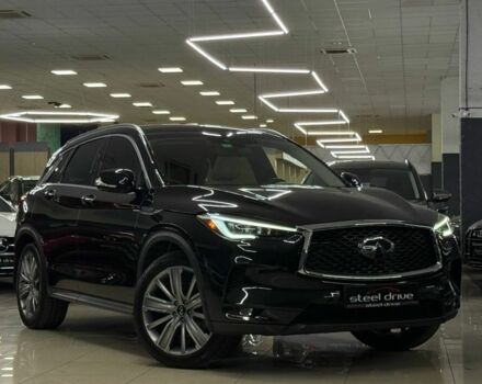 Чорний Інфініті QX50, об'ємом двигуна 2 л та пробігом 72 тис. км за 24499 $, фото 2 на Automoto.ua