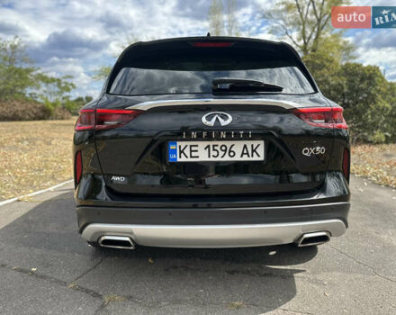 Чорний Інфініті QX50, об'ємом двигуна 2 л та пробігом 33 тис. км за 25200 $, фото 7 на Automoto.ua