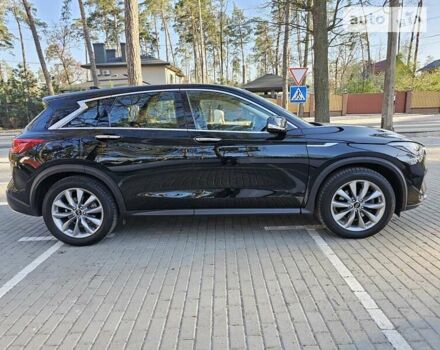 Чорний Інфініті QX50, об'ємом двигуна 2 л та пробігом 22 тис. км за 36500 $, фото 4 на Automoto.ua