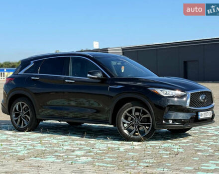 Чорний Інфініті QX50, об'ємом двигуна 2 л та пробігом 63 тис. км за 24600 $, фото 8 на Automoto.ua