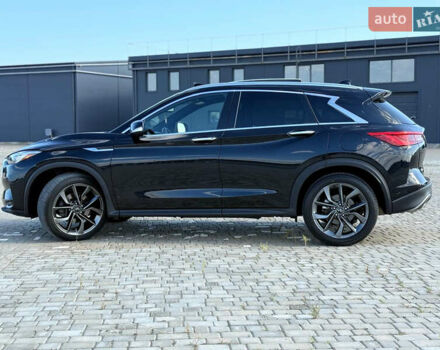 Чорний Інфініті QX50, об'ємом двигуна 2 л та пробігом 63 тис. км за 24600 $, фото 10 на Automoto.ua