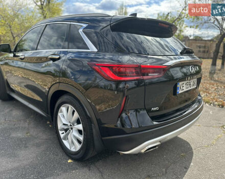 Чорний Інфініті QX50, об'ємом двигуна 2 л та пробігом 33 тис. км за 25200 $, фото 4 на Automoto.ua
