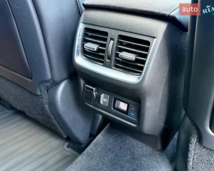 Чорний Інфініті QX50, об'ємом двигуна 2 л та пробігом 63 тис. км за 24600 $, фото 35 на Automoto.ua