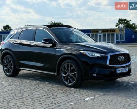 Чорний Інфініті QX50, об'ємом двигуна 2 л та пробігом 63 тис. км за 24600 $, фото 3 на Automoto.ua