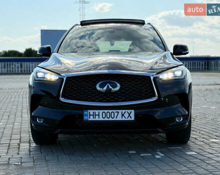 Чорний Інфініті QX50, об'ємом двигуна 2 л та пробігом 63 тис. км за 24600 $, фото 2 на Automoto.ua