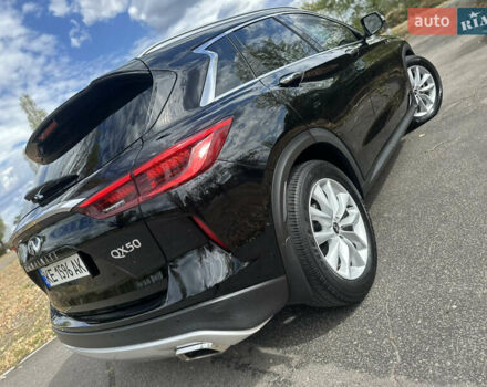 Чорний Інфініті QX50, об'ємом двигуна 2 л та пробігом 33 тис. км за 25200 $, фото 5 на Automoto.ua