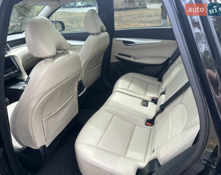 Чорний Інфініті QX50, об'ємом двигуна 2 л та пробігом 33 тис. км за 25200 $, фото 20 на Automoto.ua