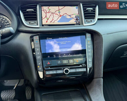 Чорний Інфініті QX50, об'ємом двигуна 2 л та пробігом 63 тис. км за 24600 $, фото 21 на Automoto.ua