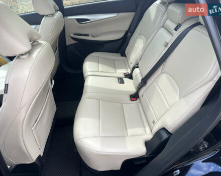 Чорний Інфініті QX50, об'ємом двигуна 2 л та пробігом 33 тис. км за 25200 $, фото 19 на Automoto.ua