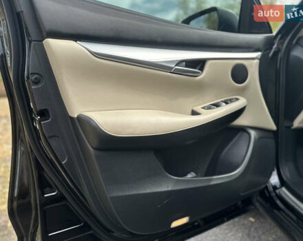 Чорний Інфініті QX50, об'ємом двигуна 2 л та пробігом 33 тис. км за 25200 $, фото 15 на Automoto.ua