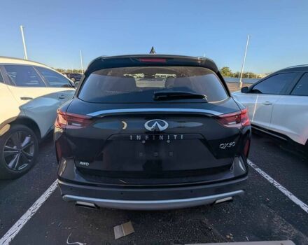 Чорний Інфініті QX50, об'ємом двигуна 2 л та пробігом 23 тис. км за 15500 $, фото 4 на Automoto.ua