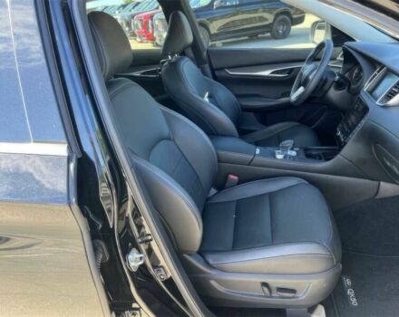 Черный Инфинити QX50, объемом двигателя 2 л и пробегом 19 тыс. км за 7300 $, фото 6 на Automoto.ua