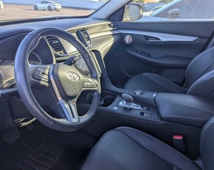 Чорний Інфініті QX50, об'ємом двигуна 2 л та пробігом 23 тис. км за 15500 $, фото 6 на Automoto.ua