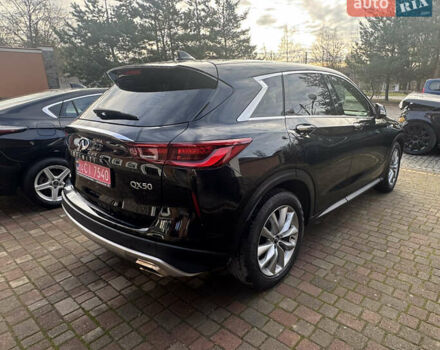 Чорний Інфініті QX50, об'ємом двигуна 2 л та пробігом 80 тис. км за 21900 $, фото 4 на Automoto.ua