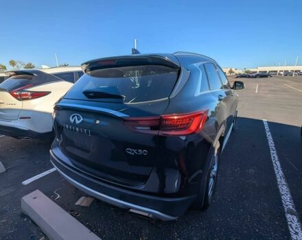 Чорний Інфініті QX50, об'ємом двигуна 2 л та пробігом 23 тис. км за 15500 $, фото 3 на Automoto.ua