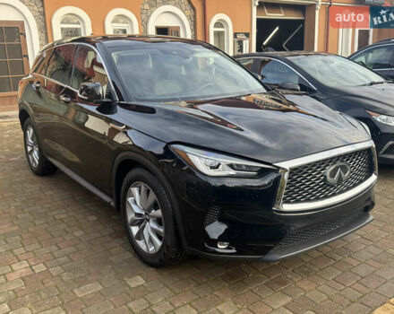 Чорний Інфініті QX50, об'ємом двигуна 2 л та пробігом 80 тис. км за 21900 $, фото 2 на Automoto.ua