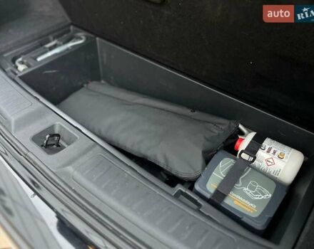 Чорний Інфініті QX50, об'ємом двигуна 2 л та пробігом 112 тис. км за 24658 $, фото 14 на Automoto.ua