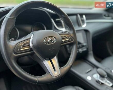 Чорний Інфініті QX50, об'ємом двигуна 2 л та пробігом 112 тис. км за 24658 $, фото 9 на Automoto.ua