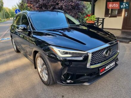 Чорний Інфініті QX50, об'ємом двигуна 2 л та пробігом 68 тис. км за 24500 $, фото 1 на Automoto.ua