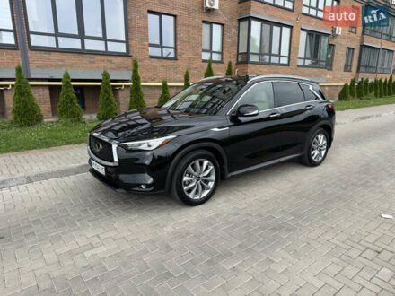 Черный Инфинити QX50, объемом двигателя 2 л и пробегом 42 тыс. км за 30500 $, фото 1 на Automoto.ua
