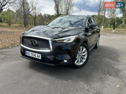 Чорний Інфініті QX50, об'ємом двигуна 2 л та пробігом 33 тис. км за 25200 $, фото 1 на Automoto.ua