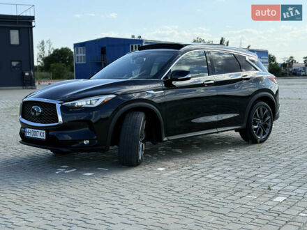 Черный Инфинити QX50, объемом двигателя 2 л и пробегом 58 тыс. км за 27000 $, фото 1 на Automoto.ua