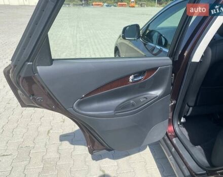 Красный Инфинити QX50, объемом двигателя 3.7 л и пробегом 60 тыс. км за 17800 $, фото 14 на Automoto.ua