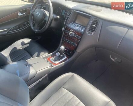 Красный Инфинити QX50, объемом двигателя 3.7 л и пробегом 60 тыс. км за 17800 $, фото 9 на Automoto.ua