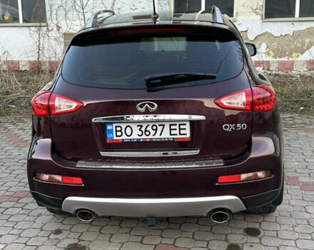 Красный Инфинити QX50, объемом двигателя 3.7 л и пробегом 67 тыс. км за 18400 $, фото 6 на Automoto.ua