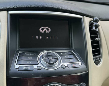 Красный Инфинити QX50, объемом двигателя 3.7 л и пробегом 67 тыс. км за 18400 $, фото 8 на Automoto.ua