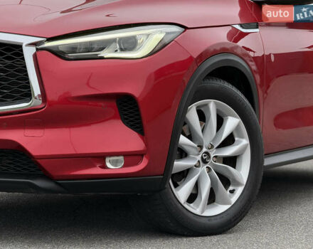 Красный Инфинити QX50, объемом двигателя 2 л и пробегом 132 тыс. км за 22350 $, фото 2 на Automoto.ua