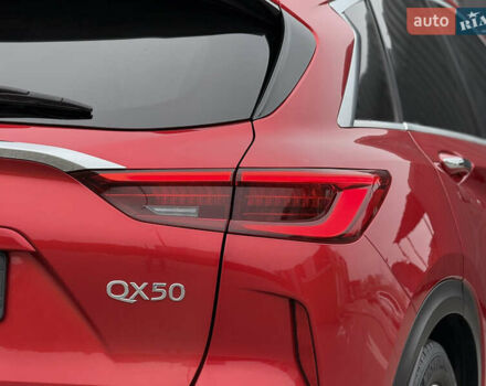 Красный Инфинити QX50, объемом двигателя 2 л и пробегом 132 тыс. км за 22350 $, фото 21 на Automoto.ua