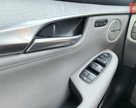 Красный Инфинити QX50, объемом двигателя 1.99 л и пробегом 26 тыс. км за 36000 $, фото 23 на Automoto.ua