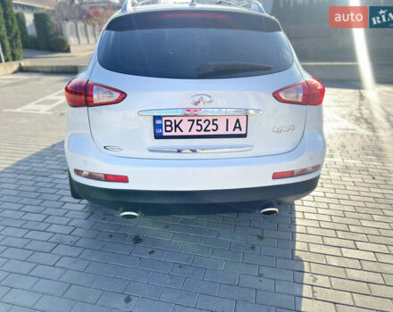 Инфинити QX50, объемом двигателя 3.7 л и пробегом 125 тыс. км за 13500 $, фото 3 на Automoto.ua