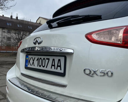 Інфініті QX50, об'ємом двигуна 3.7 л та пробігом 126 тис. км за 16600 $, фото 11 на Automoto.ua