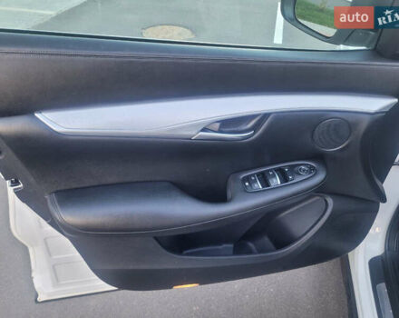 Инфинити QX50, объемом двигателя 1.99 л и пробегом 212 тыс. км за 19100 $, фото 32 на Automoto.ua