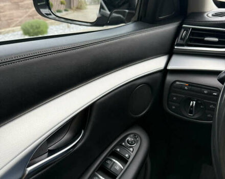 Інфініті QX50, об'ємом двигуна 2 л та пробігом 127 тис. км за 30000 $, фото 12 на Automoto.ua