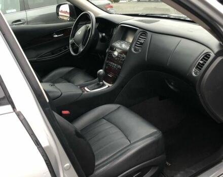 Серый Инфинити QX50, объемом двигателя 3.7 л и пробегом 144 тыс. км за 15700 $, фото 2 на Automoto.ua