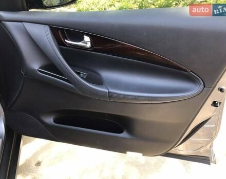 Сірий Інфініті QX50, об'ємом двигуна 3.7 л та пробігом 60 тис. км за 13500 $, фото 10 на Automoto.ua