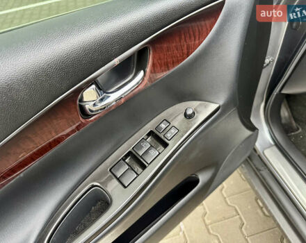 Сірий Інфініті QX50, об'ємом двигуна 3.7 л та пробігом 137 тис. км за 12000 $, фото 29 на Automoto.ua