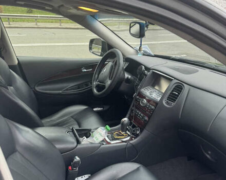 Сірий Інфініті QX50, об'ємом двигуна 3.7 л та пробігом 170 тис. км за 14000 $, фото 10 на Automoto.ua