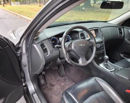 Серый Инфинити QX50, объемом двигателя 3.7 л и пробегом 53 тыс. км за 6000 $, фото 10 на Automoto.ua