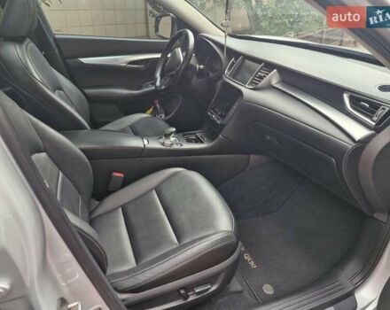 Серый Инфинити QX50, объемом двигателя 2 л и пробегом 91 тыс. км за 19300 $, фото 1 на Automoto.ua