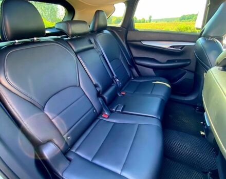 Сірий Інфініті QX50, об'ємом двигуна 2 л та пробігом 80 тис. км за 22500 $, фото 5 на Automoto.ua