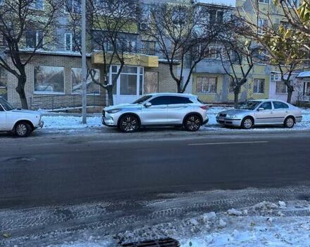 Серый Инфинити QX50, объемом двигателя 2 л и пробегом 88 тыс. км за 18000 $, фото 11 на Automoto.ua